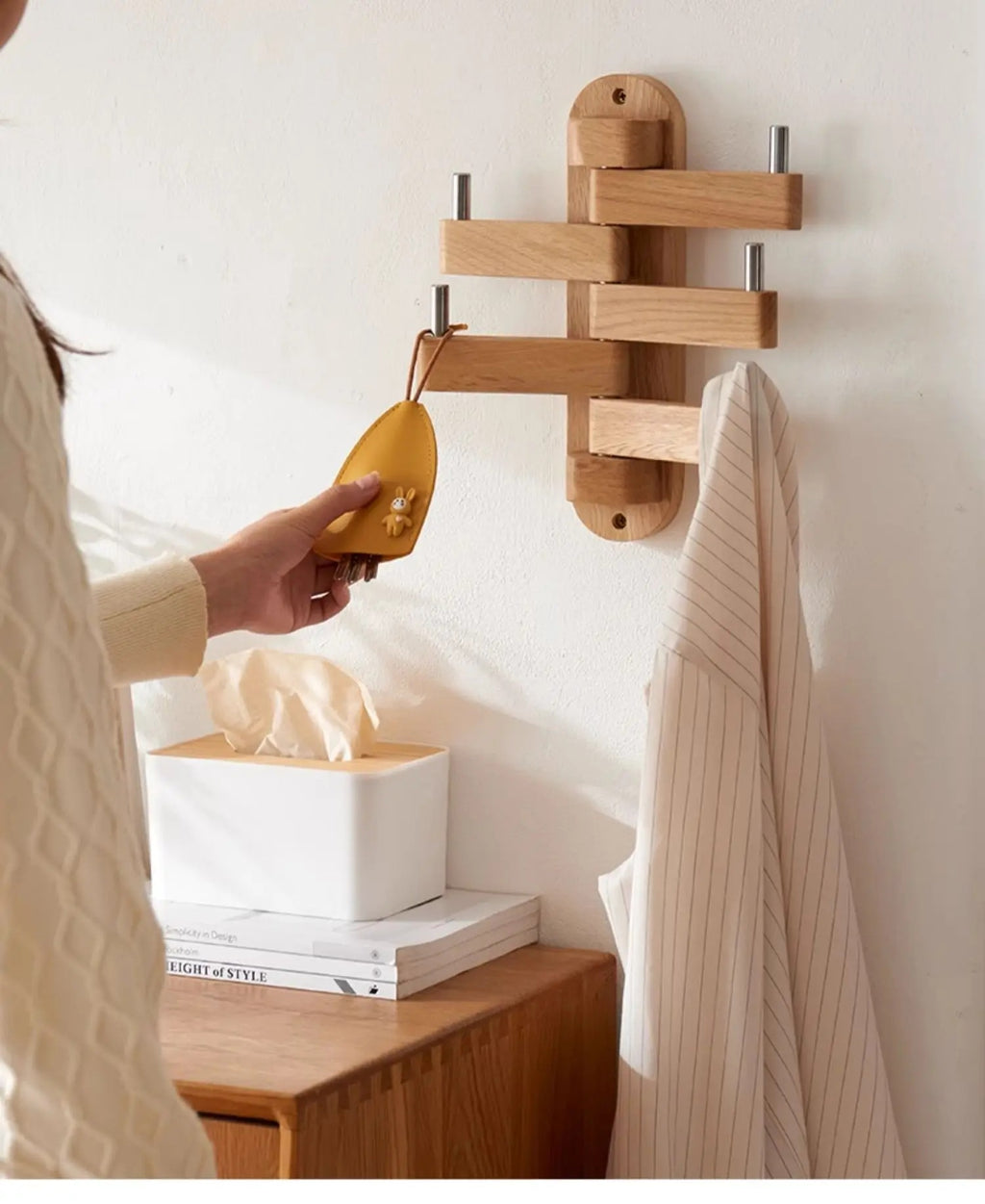 Support mural rotatif en bois massif – Design pratique & élégant